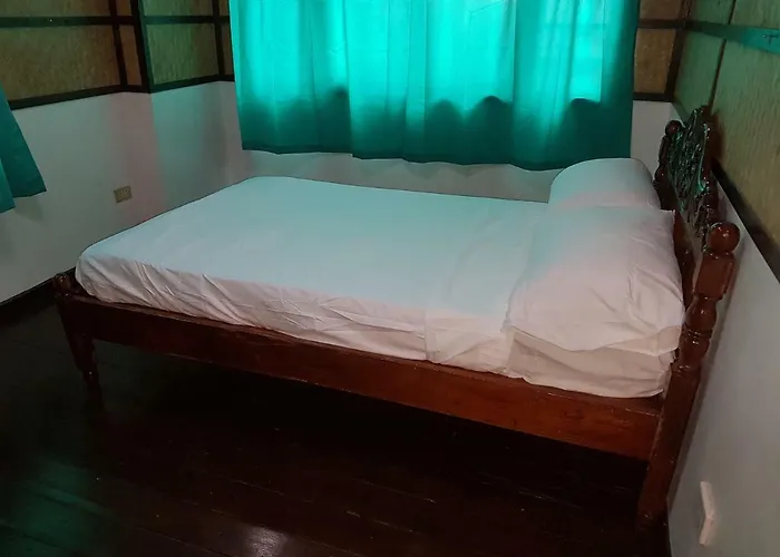 Hostel Joyful Island *