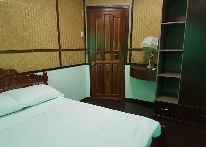 Joyful Island Hostel *